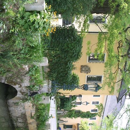 Gastehaus Schloss Bernau 호텔 Fischlham 외부 사진