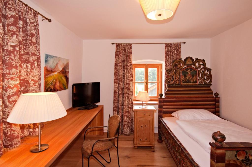 Gastehaus Schloss Bernau 호텔 Fischlham 객실 사진